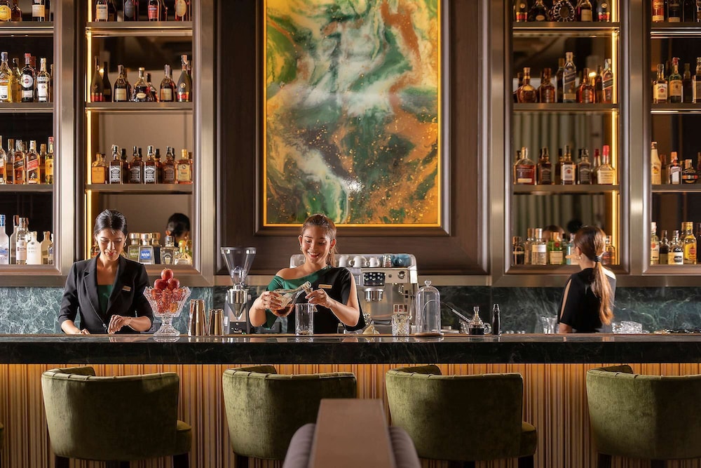 The Landmark Bangkok — Restaurant & bars in Bangkok, Bangkok