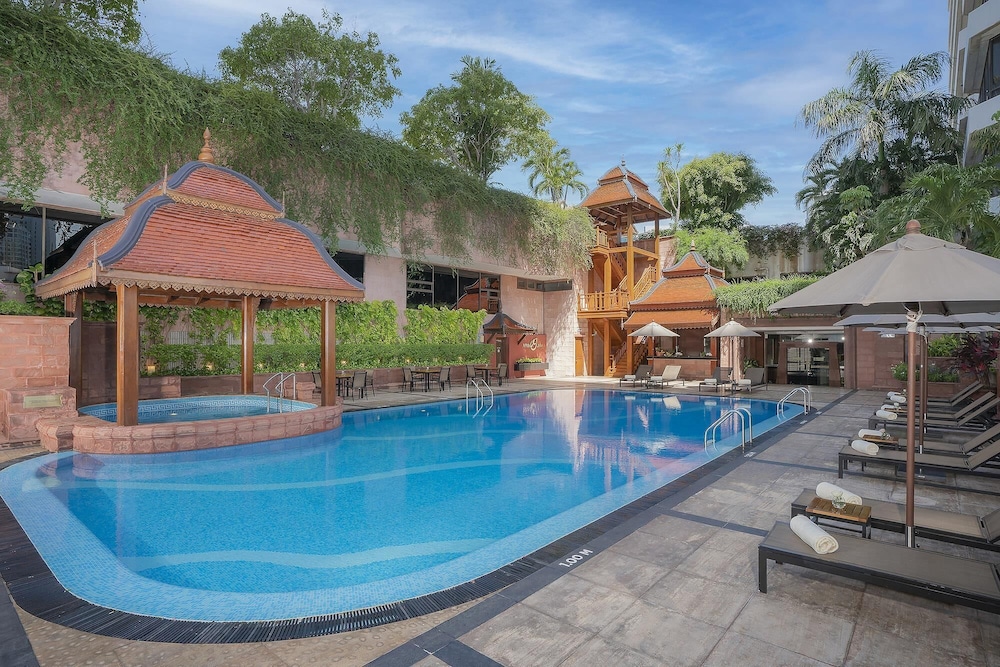 The Landmark Bangkok — Swimming pool in Bangkok, Bangkok