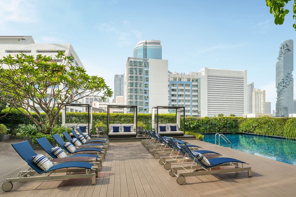 Le Meridien Bangkok — Swimming pool in Bangkok, Bangkok