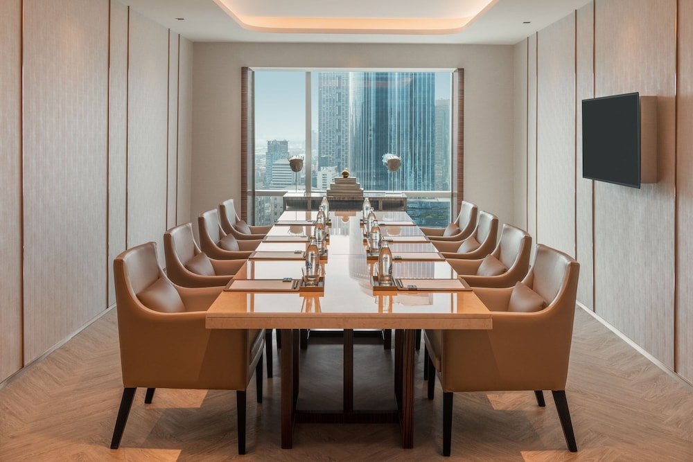 Le Meridien Bangkok — Restaurant & bars in Bangkok, Bangkok