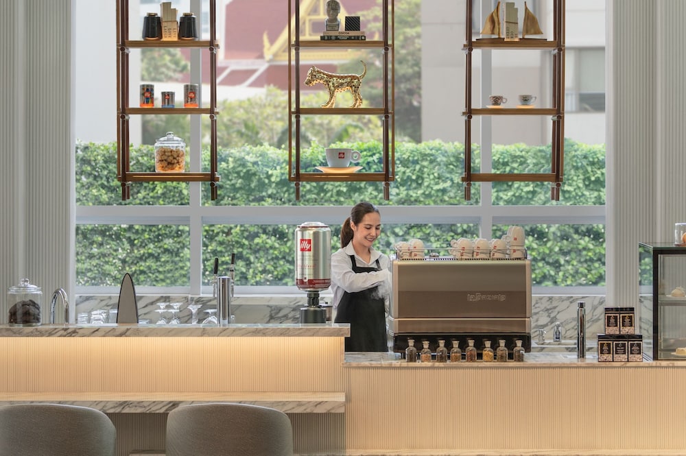 Le Meridien Bangkok — Restaurant & bars in Bangkok, Bangkok