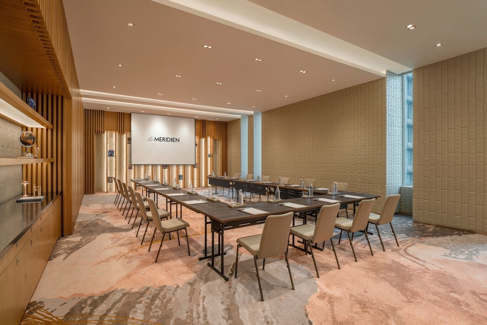 Le Meridien Bangkok — Hotel building in Bangkok, Bangkok