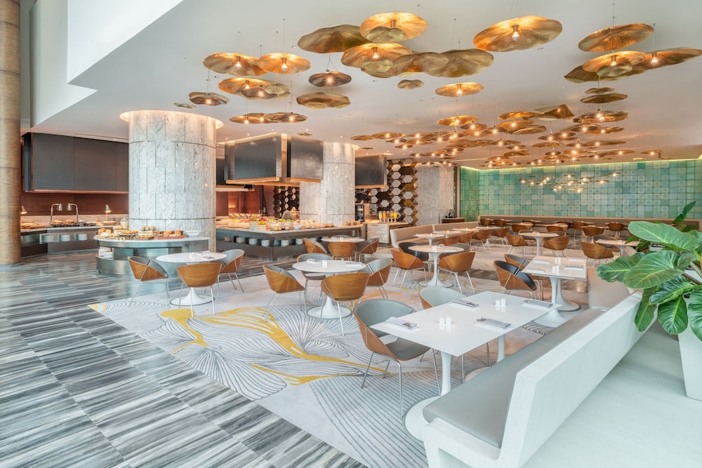 Le Meridien Bangkok — Restaurant & bars in Bangkok, Bangkok