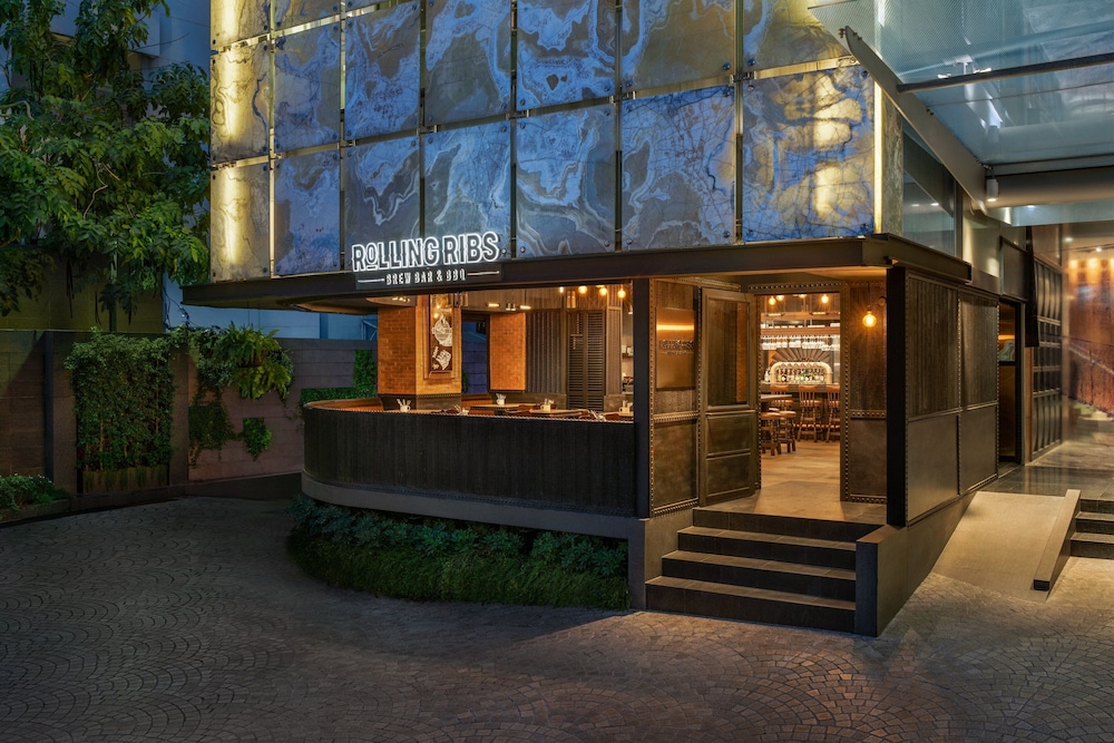 Le Meridien Bangkok — Restaurant & bars in Bangkok, Bangkok