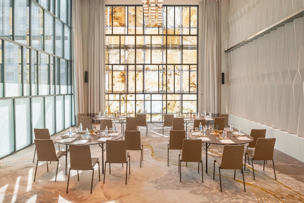 Le Meridien Bangkok — Restaurant & bars in Bangkok, Bangkok