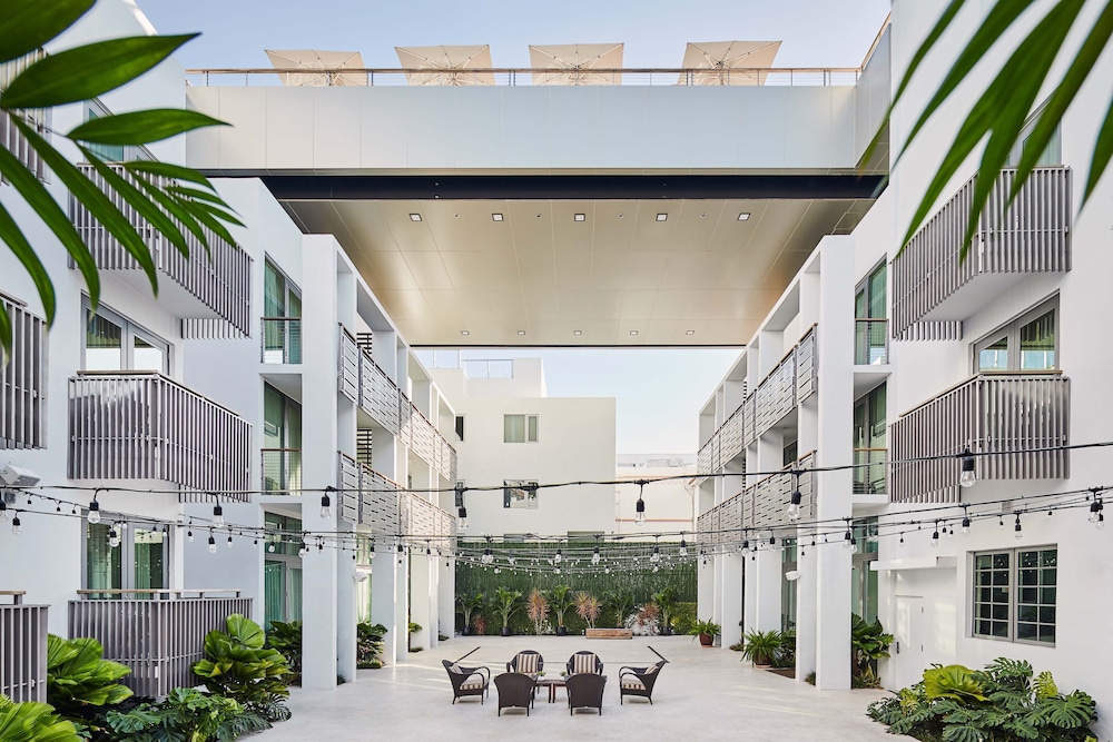 The Betsy - South Beach — Hotel building in Miami, Florida