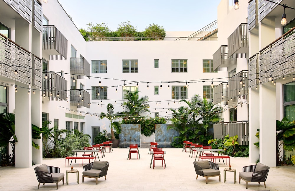 The Betsy - South Beach — Hotel building in Miami, Florida