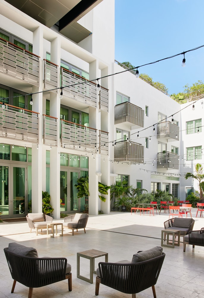 The Betsy - South Beach — Hotel building in Miami, Florida