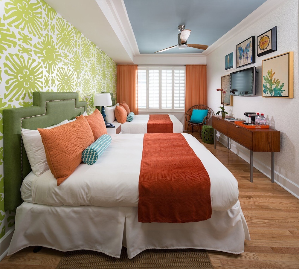 Circa 39 Miami Beach by IHG — Hotel rooms in Miami, Florida