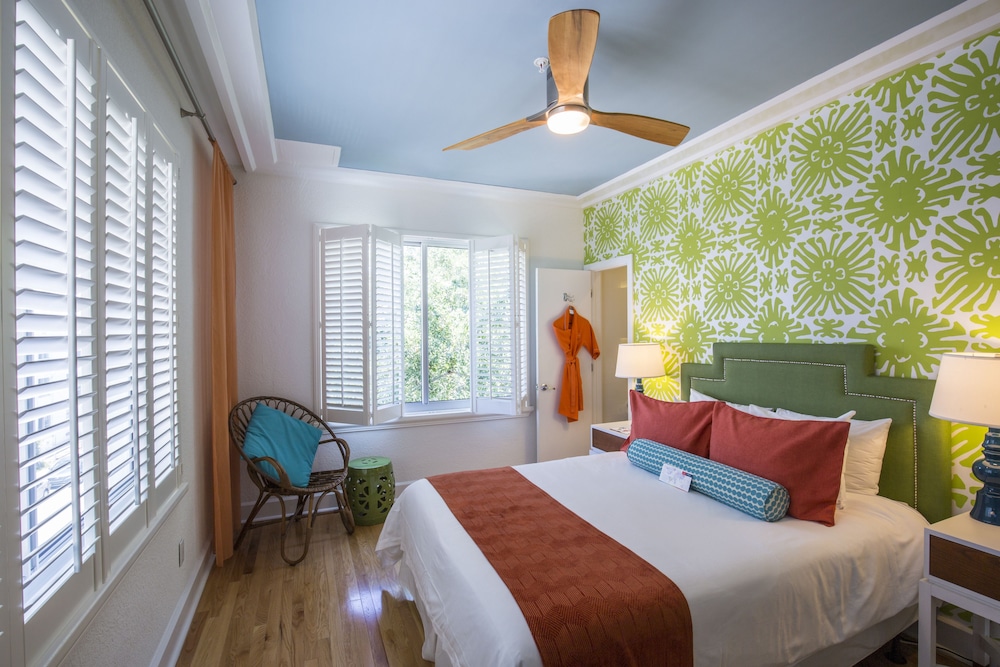 Circa 39 Miami Beach by IHG — Hotel rooms in Miami, Florida