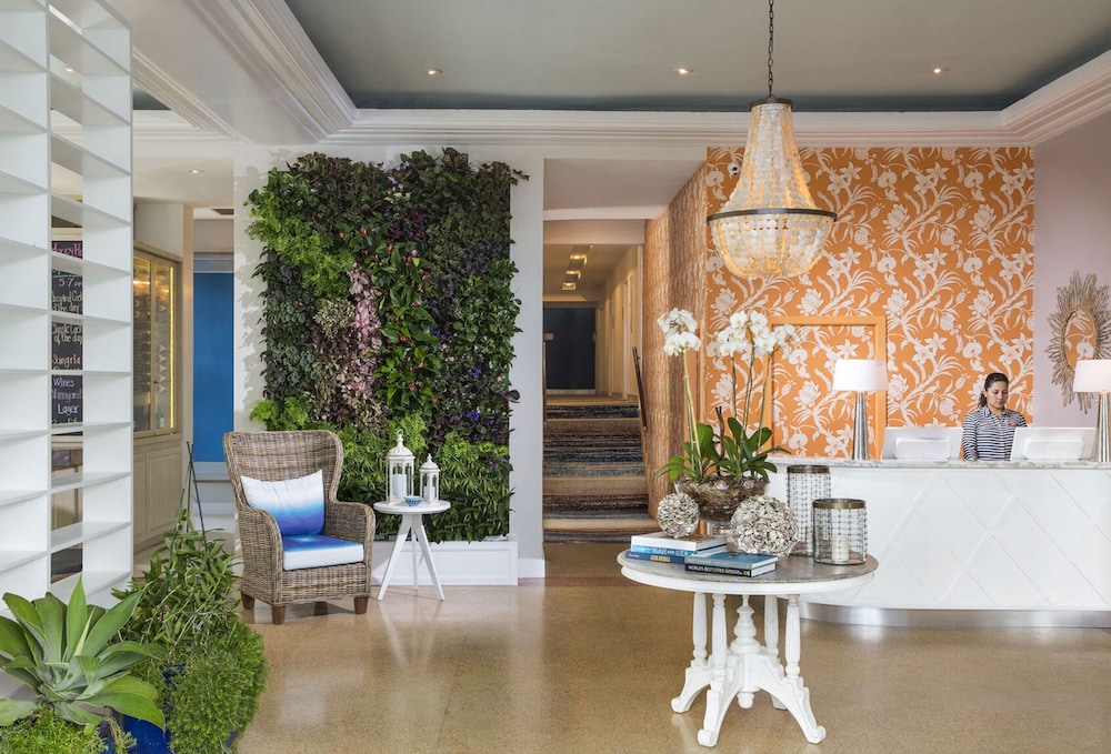 Circa 39 Miami Beach by IHG — Hotel building in Miami, Florida