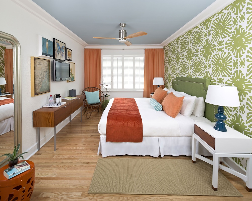 Circa 39 Miami Beach by IHG — Hotel rooms in Miami, Florida