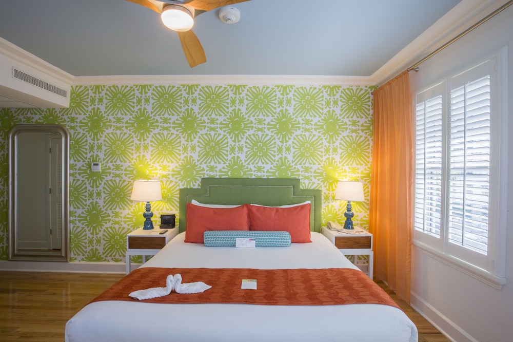 Circa 39 Miami Beach by IHG — Hotel rooms in Miami, Florida