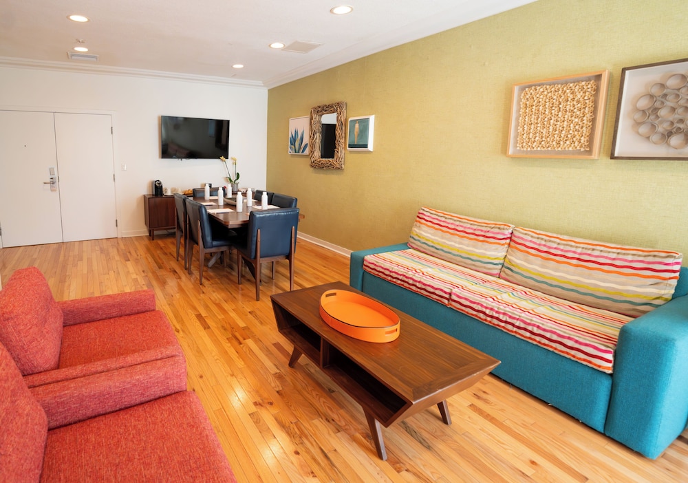 Circa 39 Miami Beach by IHG — Hotel rooms in Miami, Florida