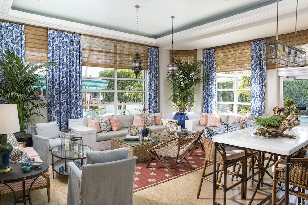 Circa 39 Miami Beach by IHG — Hotel rooms in Miami, Florida