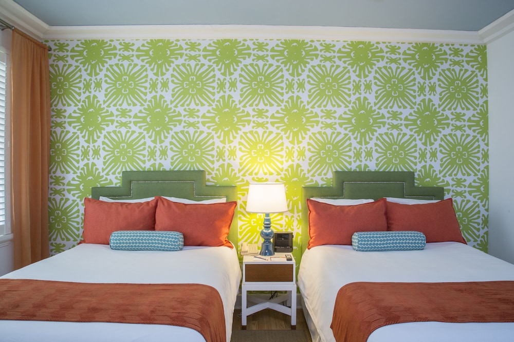 Circa 39 Miami Beach by IHG — Hotel rooms in Miami, Florida
