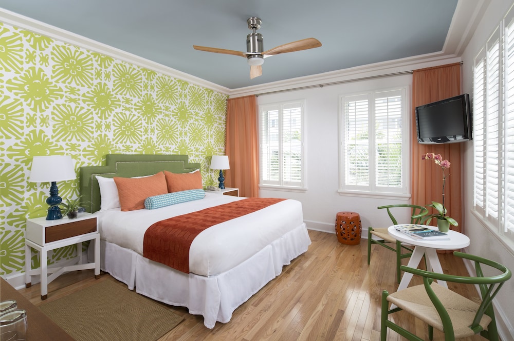 Circa 39 Miami Beach by IHG — Hotel rooms in Miami, Florida