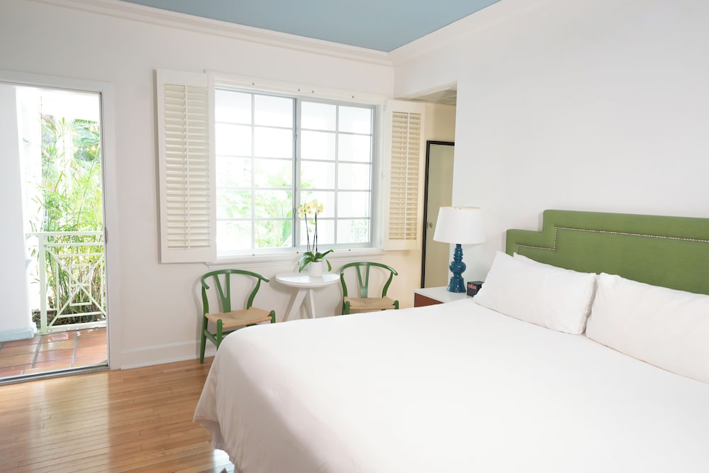 Circa 39 Miami Beach by IHG — Hotel rooms in Miami, Florida