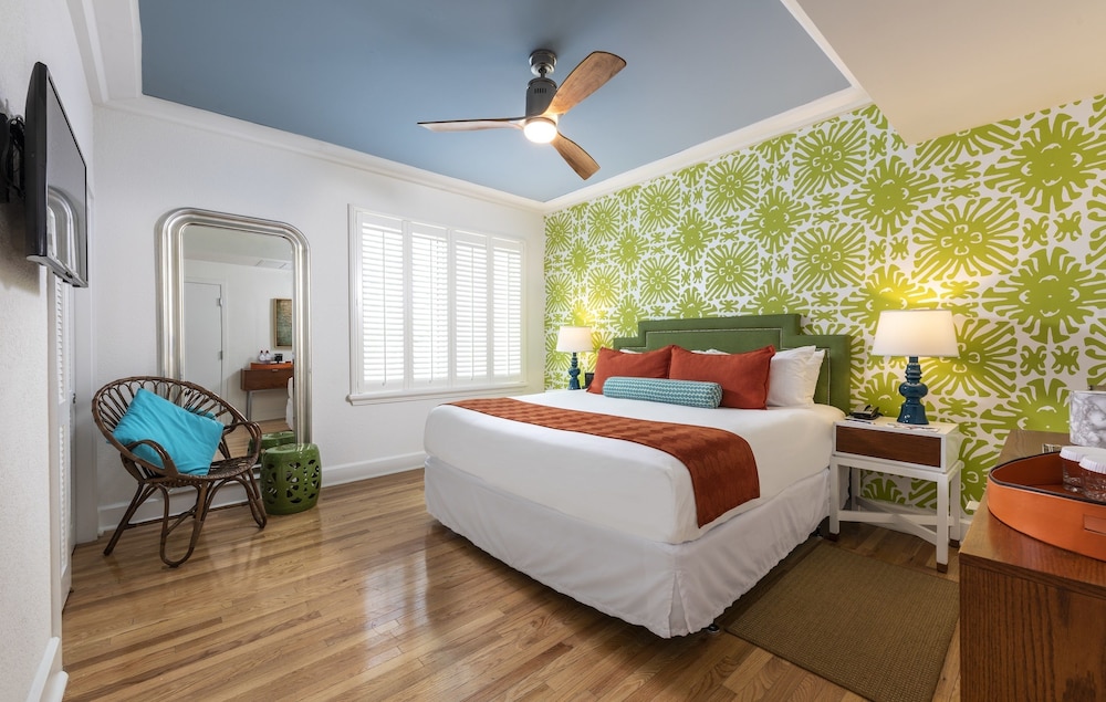 Circa 39 Miami Beach by IHG — Hotel rooms in Miami, Florida