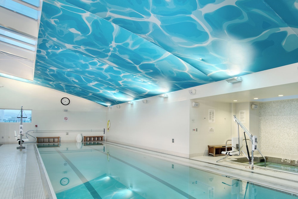 InterContinental San Francisco by IHG — Swimming pool in San Francisco, California