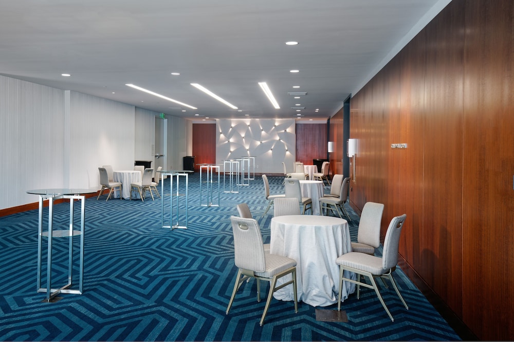 InterContinental San Francisco by IHG — Restaurant & bars in San Francisco, California