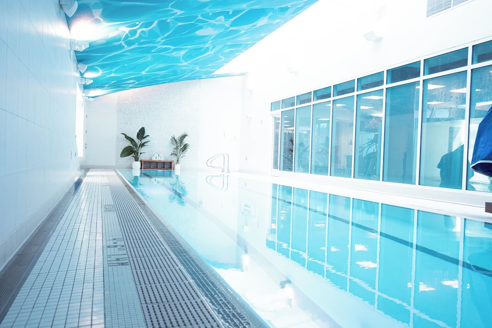 InterContinental San Francisco by IHG — Swimming pool in San Francisco, California