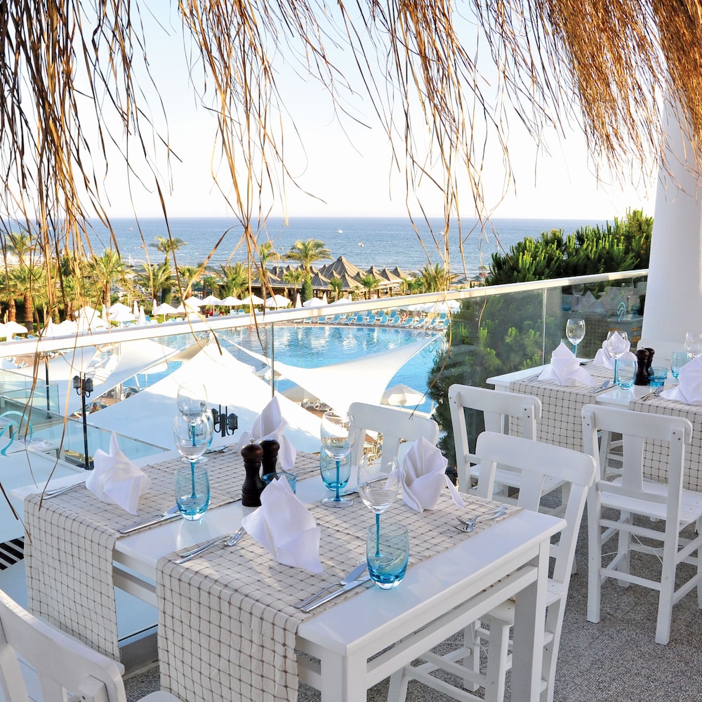 Paloma Oceana - All inclusive — Restaurant & bars in Side