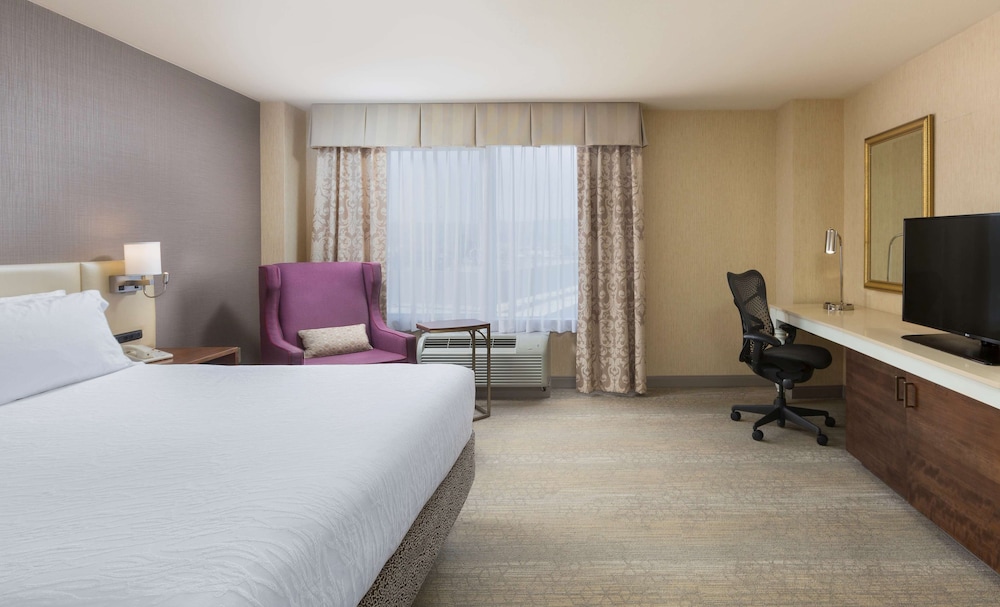 Hilton Garden Inn San Francisco Arpt North — Hotel rooms in Brisbane, California