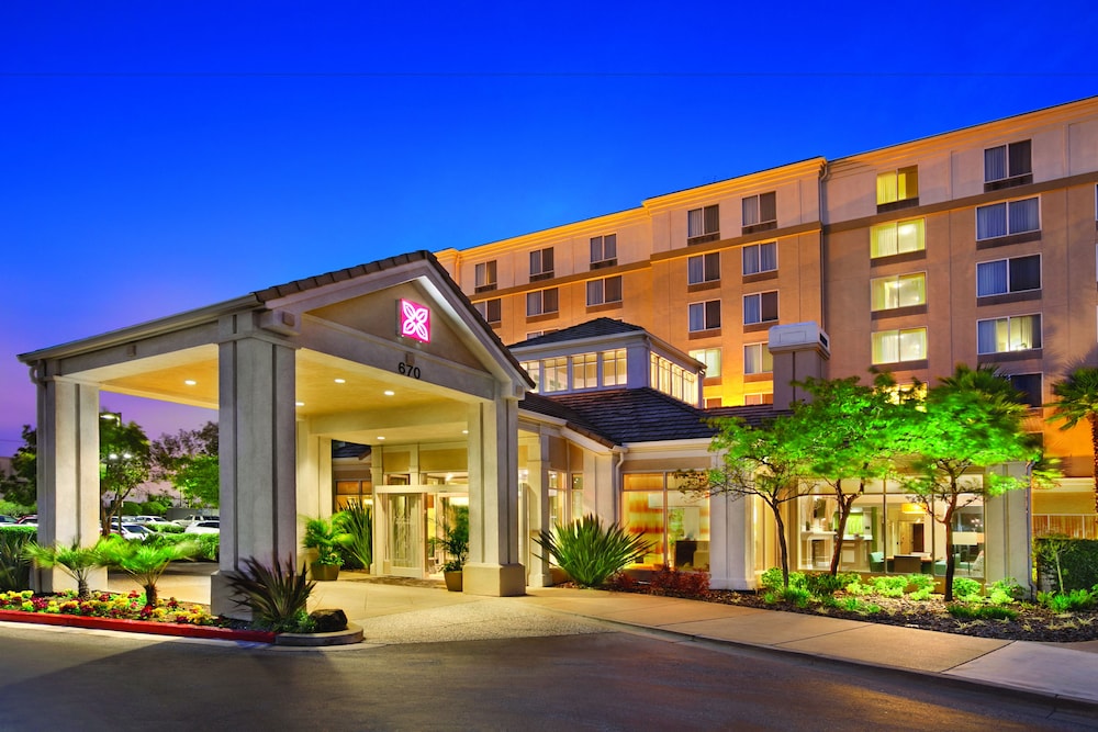 Hilton Garden Inn San Francisco Arpt North — Hotel building in Brisbane, California