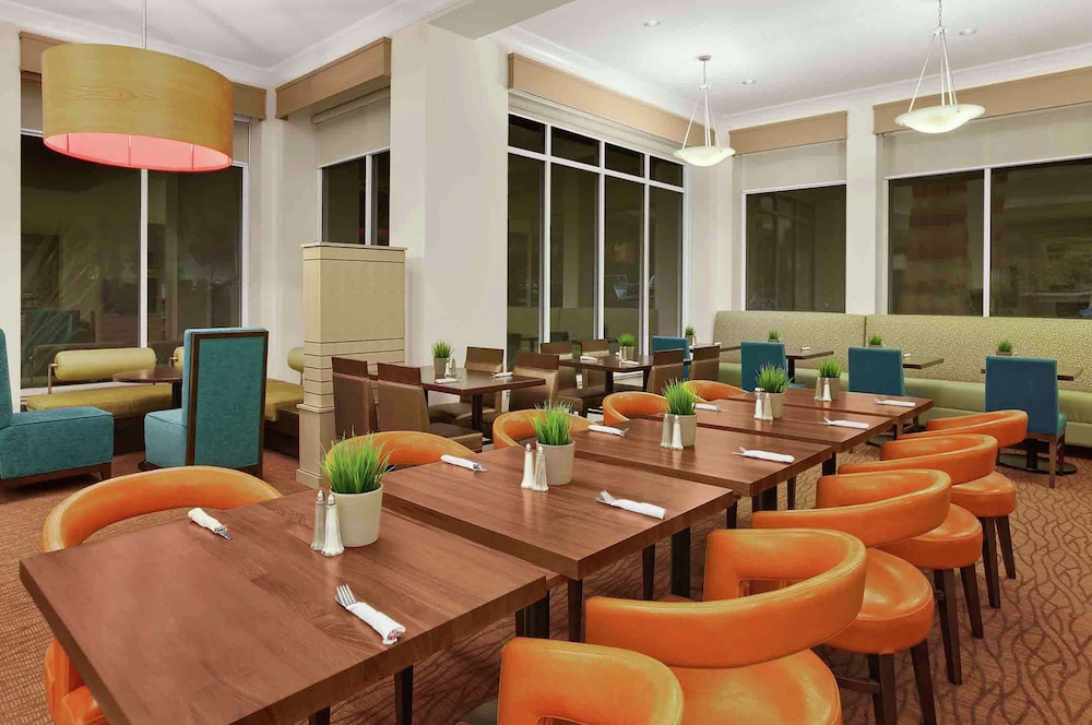 Hilton Garden Inn San Francisco Arpt North — Restaurant & bars in Brisbane, California