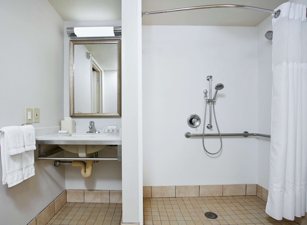 Hilton Garden Inn San Francisco Arpt North — Hotel rooms in Brisbane, California