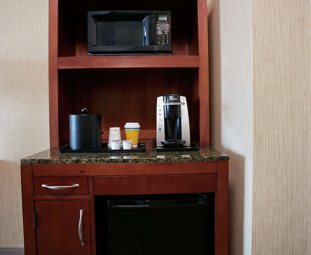 Hilton Garden Inn San Francisco Arpt North — Hotel rooms in Brisbane, California