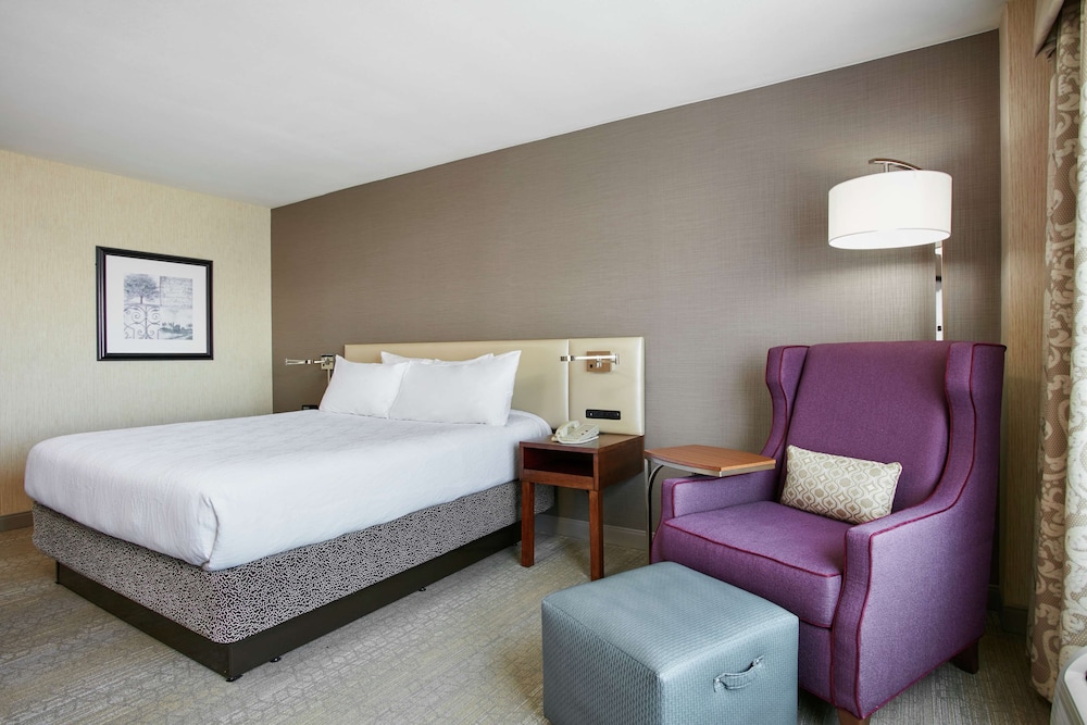 Hilton Garden Inn San Francisco Arpt North — Hotel rooms in Brisbane, California