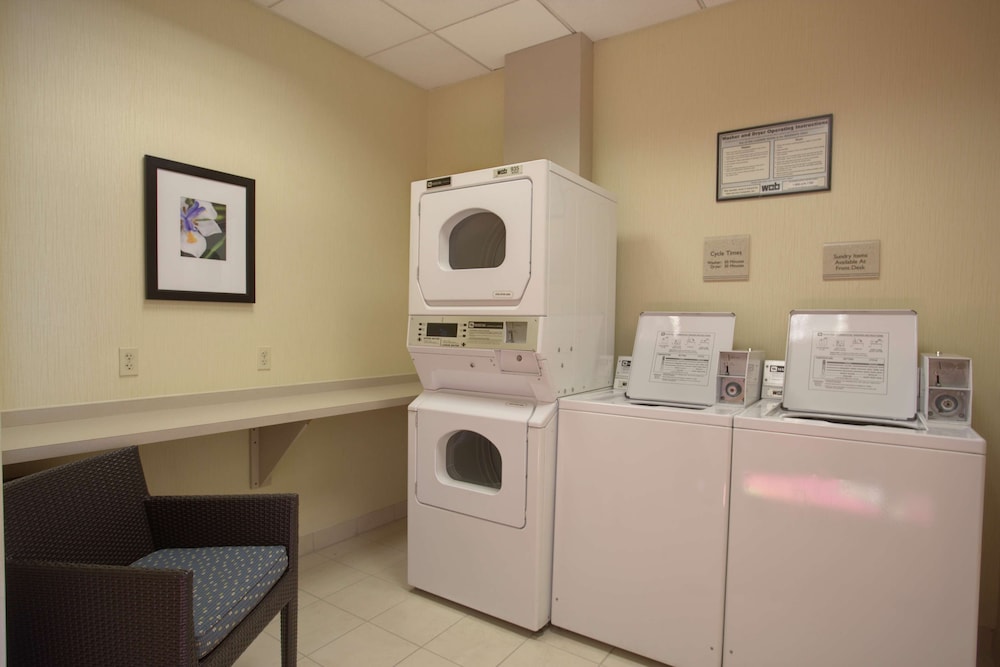 Hilton Garden Inn San Francisco Arpt North — Hotel building in Brisbane, California