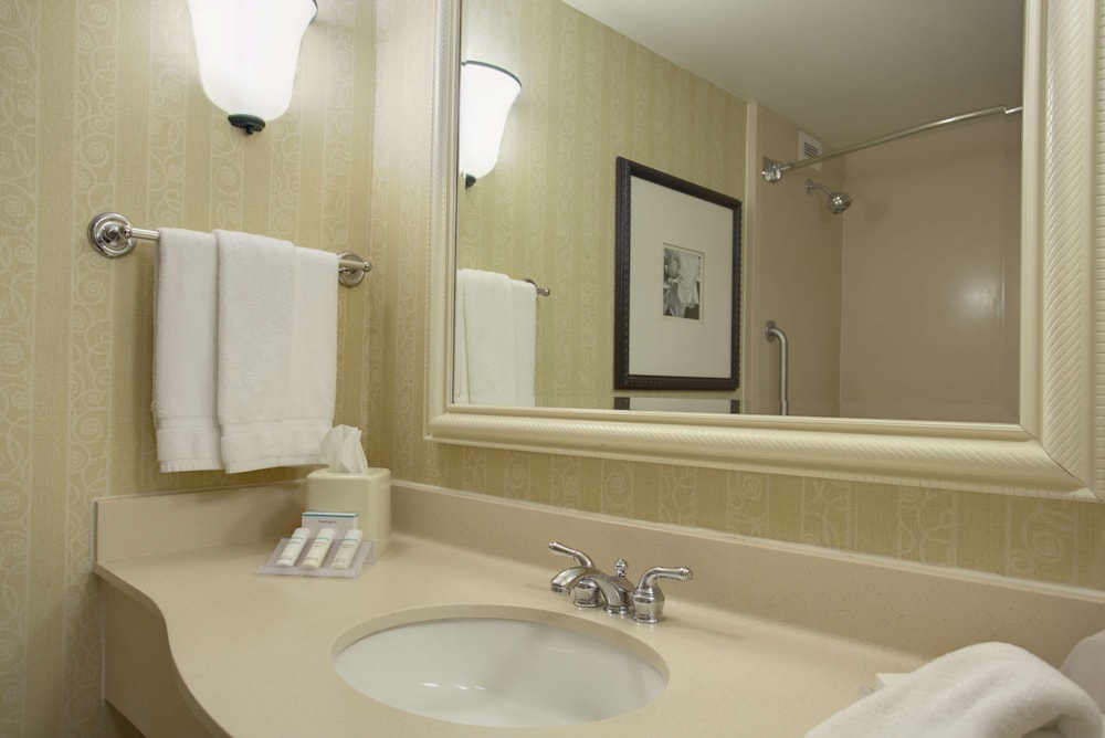 Hilton Garden Inn San Francisco Arpt North — Hotel rooms in Brisbane, California
