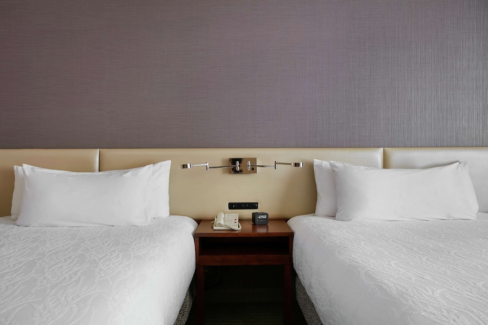 Hilton Garden Inn San Francisco Arpt North — Hotel rooms in Brisbane, California