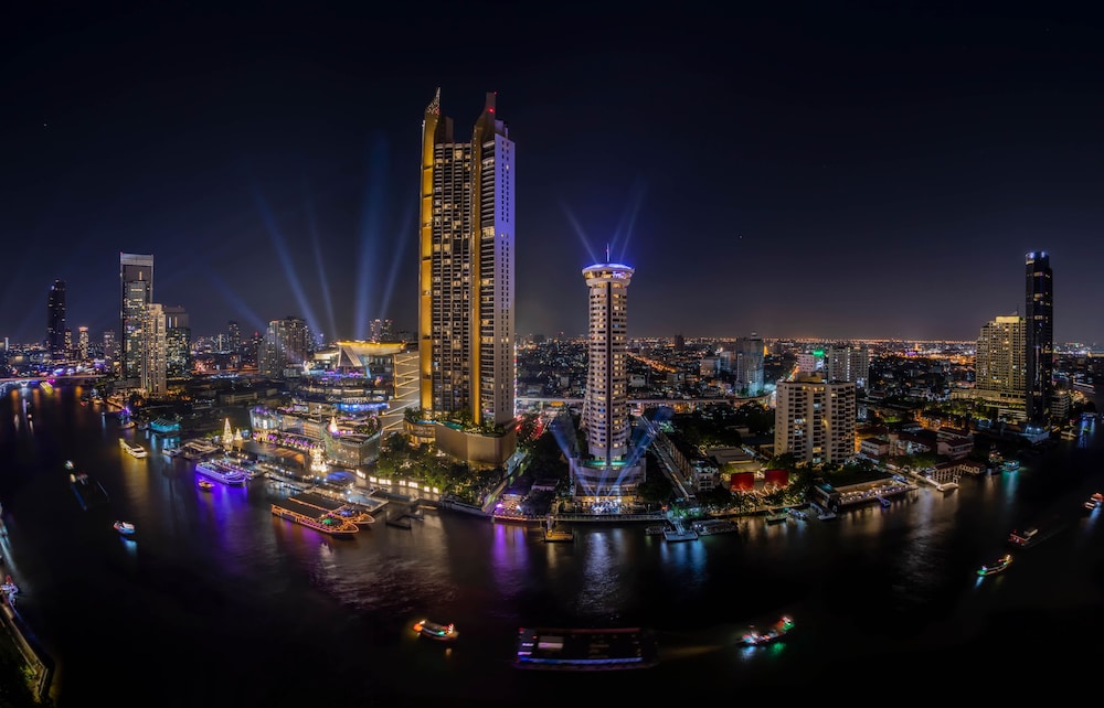 Millennium Hilton Bangkok — Attractions in the area in Bangkok, Bangkok