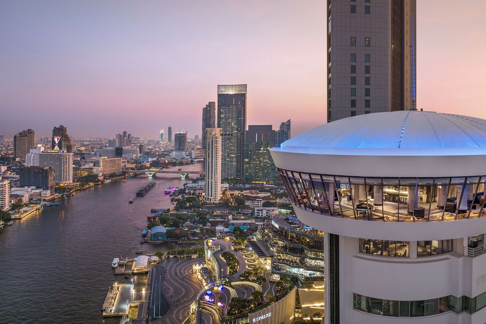 Millennium Hilton Bangkok — Attractions in the area in Bangkok, Bangkok