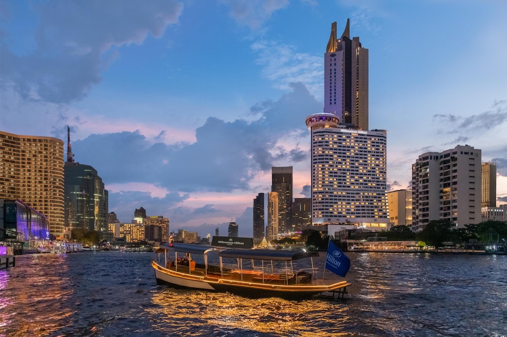 Millennium Hilton Bangkok — Attractions in the area in Bangkok, Bangkok