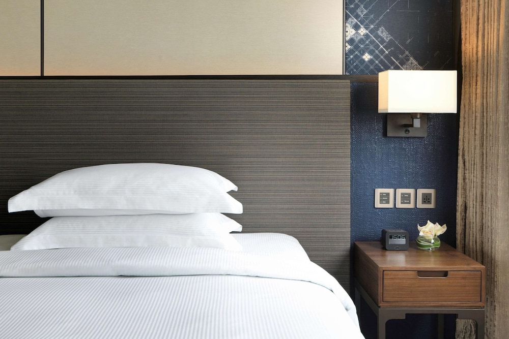 Millennium Hilton Bangkok — Hotel rooms in Bangkok, Bangkok