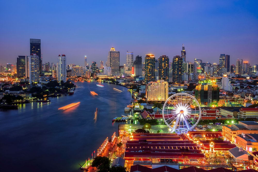 Millennium Hilton Bangkok — Attractions in the area in Bangkok, Bangkok