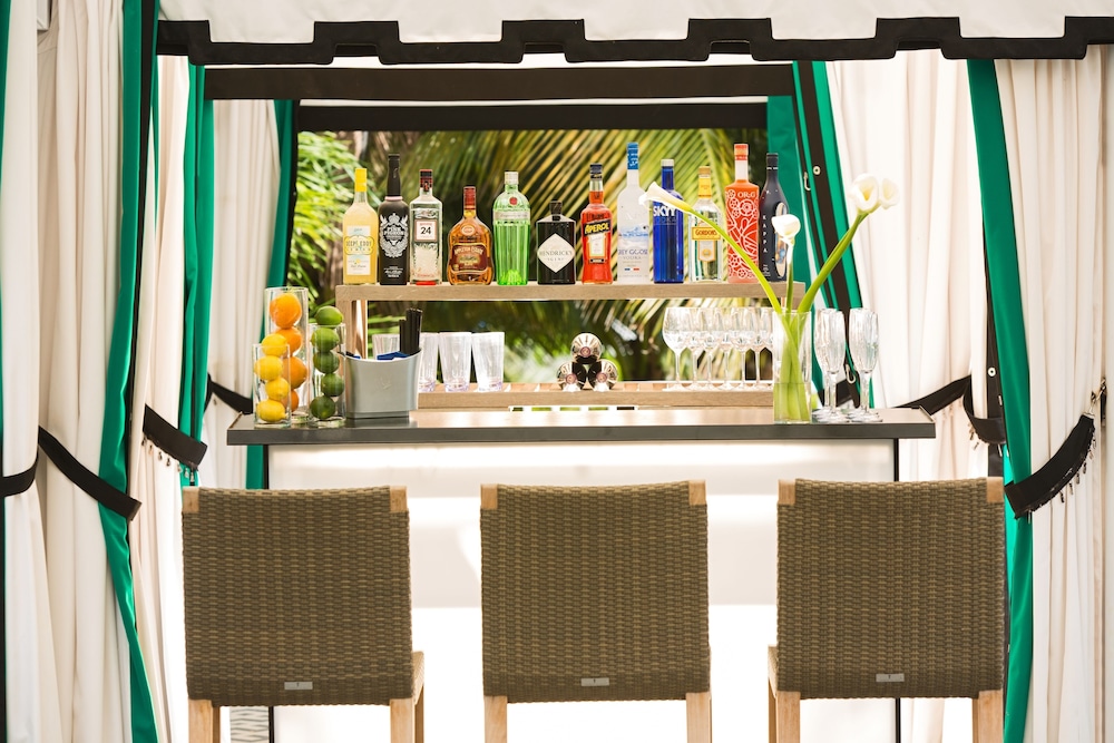 Kimpton Surfcomber Hotel by IHG — Restaurant & bars in Miami, Florida