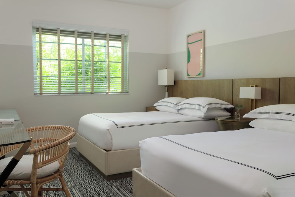 Kimpton Surfcomber Hotel by IHG — Hotel rooms in Miami, Florida