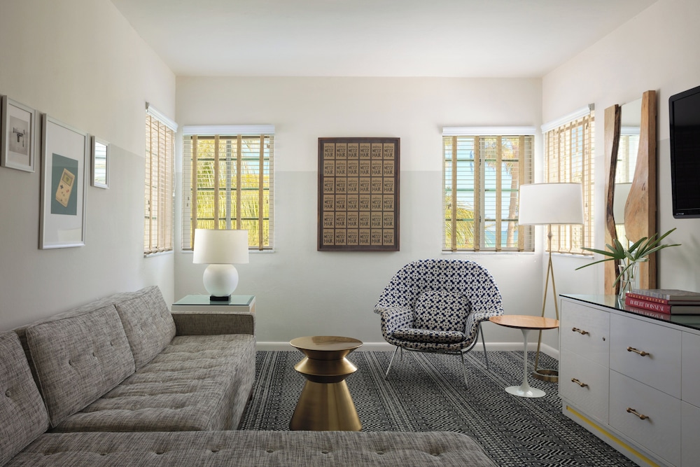 Kimpton Surfcomber Hotel by IHG — Hotel rooms in Miami, Florida