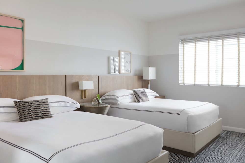 Kimpton Surfcomber Hotel by IHG — Hotel rooms in Miami, Florida