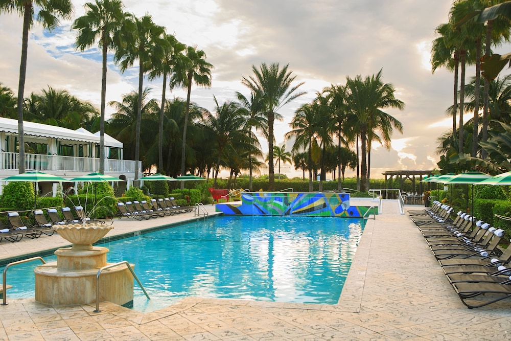 Kimpton Surfcomber Hotel by IHG — Swimming pool in Miami, Florida