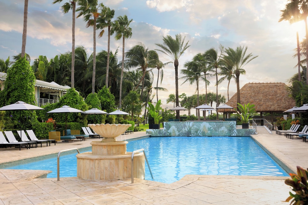 Kimpton Surfcomber Hotel by IHG — Swimming pool in Miami, Florida