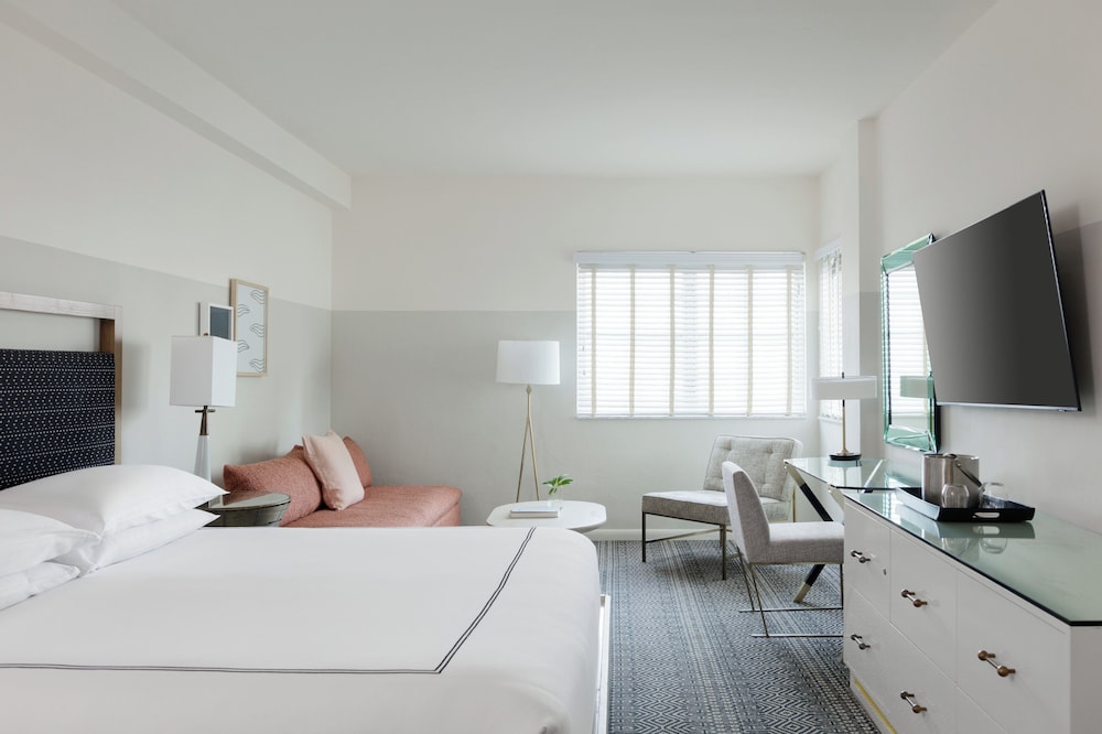 Kimpton Surfcomber Hotel by IHG — Hotel rooms in Miami, Florida