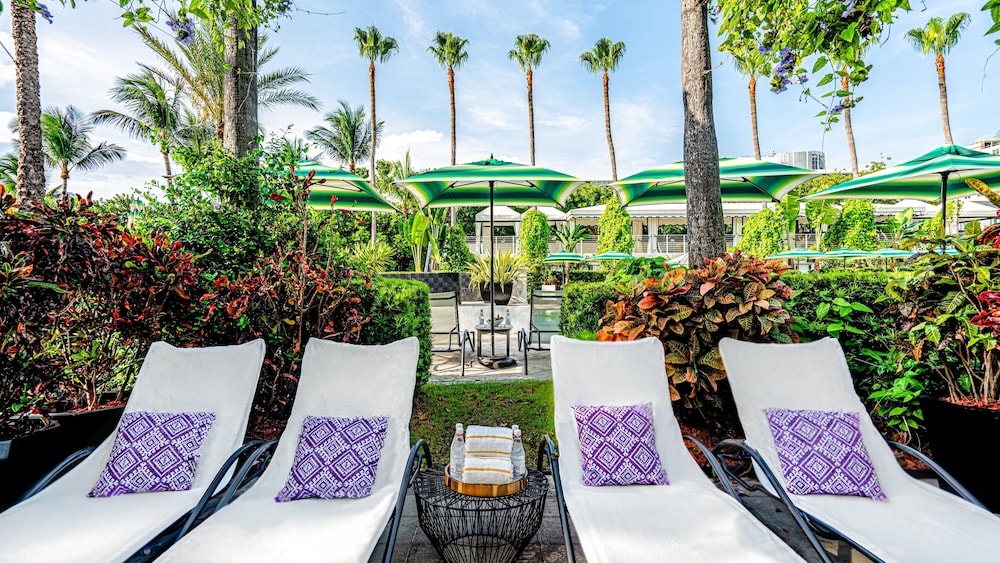Kimpton Surfcomber Hotel by IHG — Swimming pool in Miami, Florida