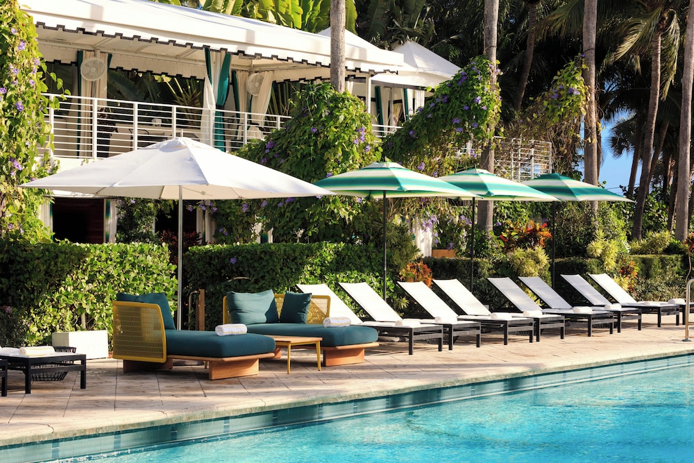 Kimpton Surfcomber Hotel by IHG — Swimming pool in Miami, Florida